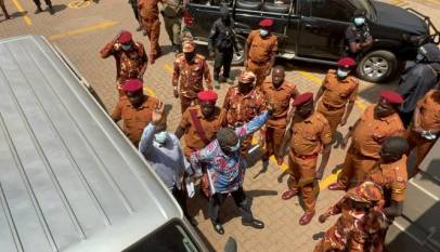 Besigye in Stand-off with Justice Baguma as Rt. Col Insists on Addressing Court