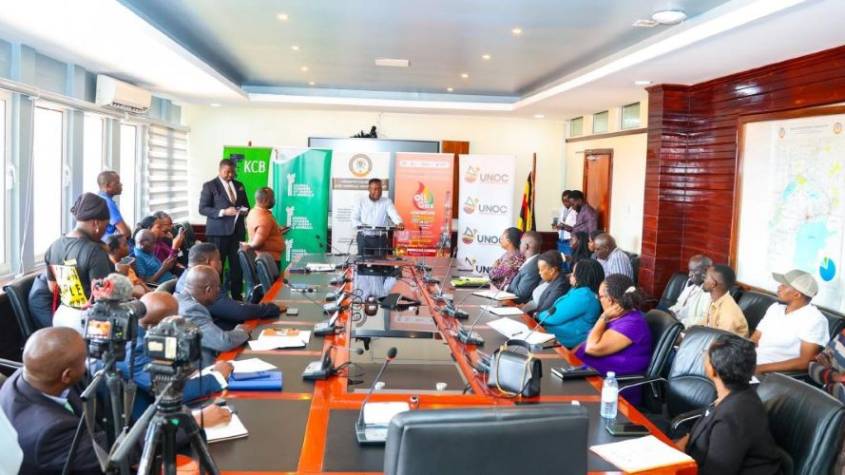 Ugandans Go for African Contracts as First Oil Drop Nears