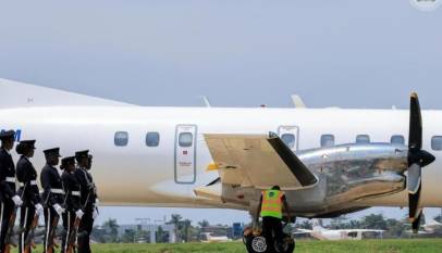 Body of King Oyo Touches Ground at Entebbe Airport